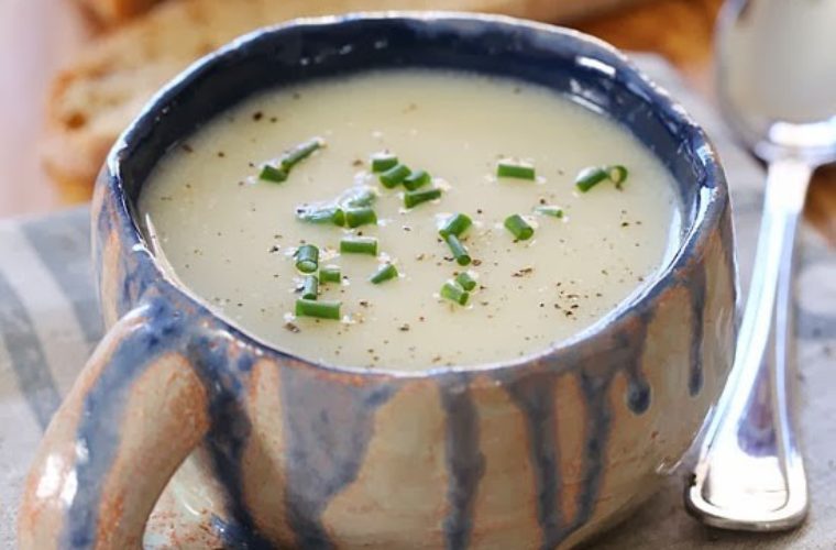 Dad's Creamy Cauliflower Soup | Skinnytaste • Furilia | Your daily fix ...