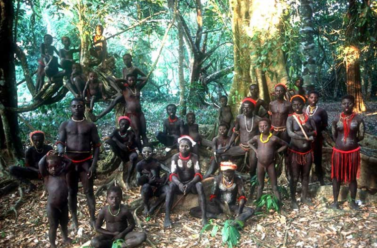 Lost Tribe On Small Island In The Indian Ocean remain virtually ...