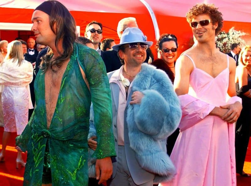 Brad Pitt and other male celebrities in dresses: what was it? 