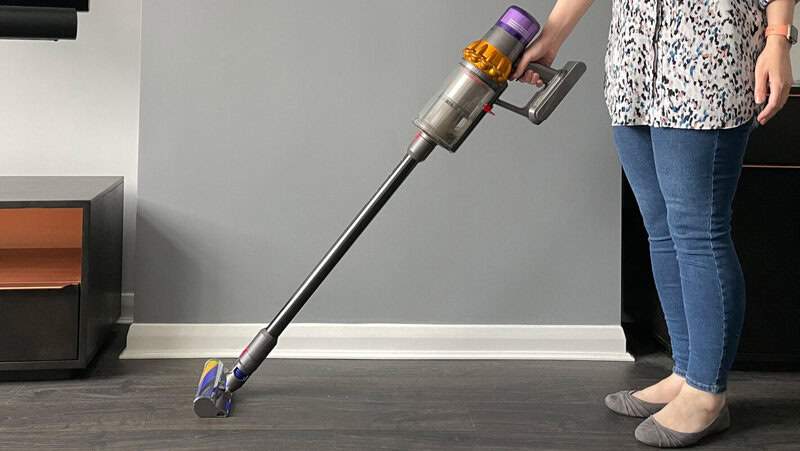 Smart Cleaning with Dyson V15 Detect Absolute: Features and Benefits